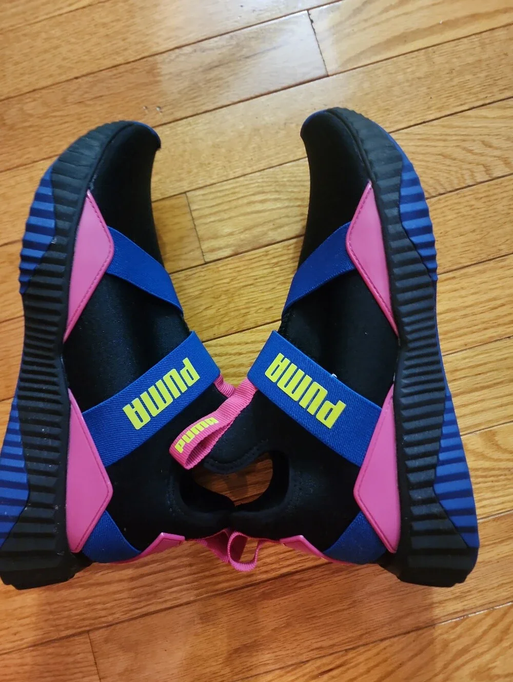 Puma Defy Mid 90'S Black Slip-On Women's Sneakers with Blue Straps and Pink Tabs